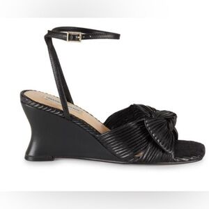 SAKS FIFTH AVENUE Black Pleated Leather
Wedge Sandals - Size 7